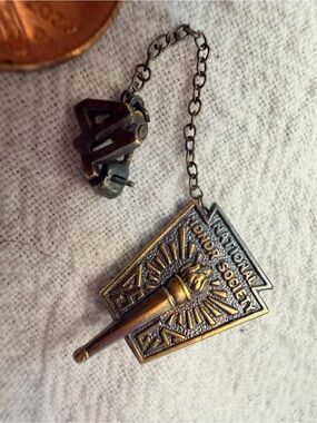 Vintage 1941 Solid 14K Gold National Honor Society Pin Guard Chain